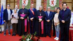 Carlos S. Campillo / ICAL . El alcalde de León, José Antonio Diez, hace entrega de la Medalla de Oro de la Ciudad a la Diócesis de León.
