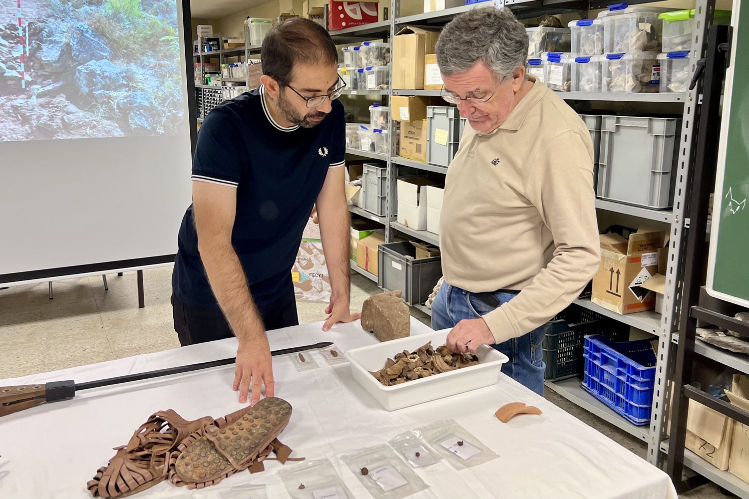 Peio García / ICAL. El grupo de investigación Historia y Arqueológica de la Universidad de León presentan los resultados de la última campaña arqueológica desarrollada este verano en la en La Peña del Castro en la Ercina Peio García / ICAL. El grupo de investigación Historia y Arqueológica de la Universidad de León presentan los resultados de la última campaña arqueológica desarrollada este verano en la en La Peña del Castro en la Ercina