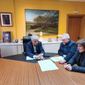 Reunión con alcalde de Santa Colomba (2)