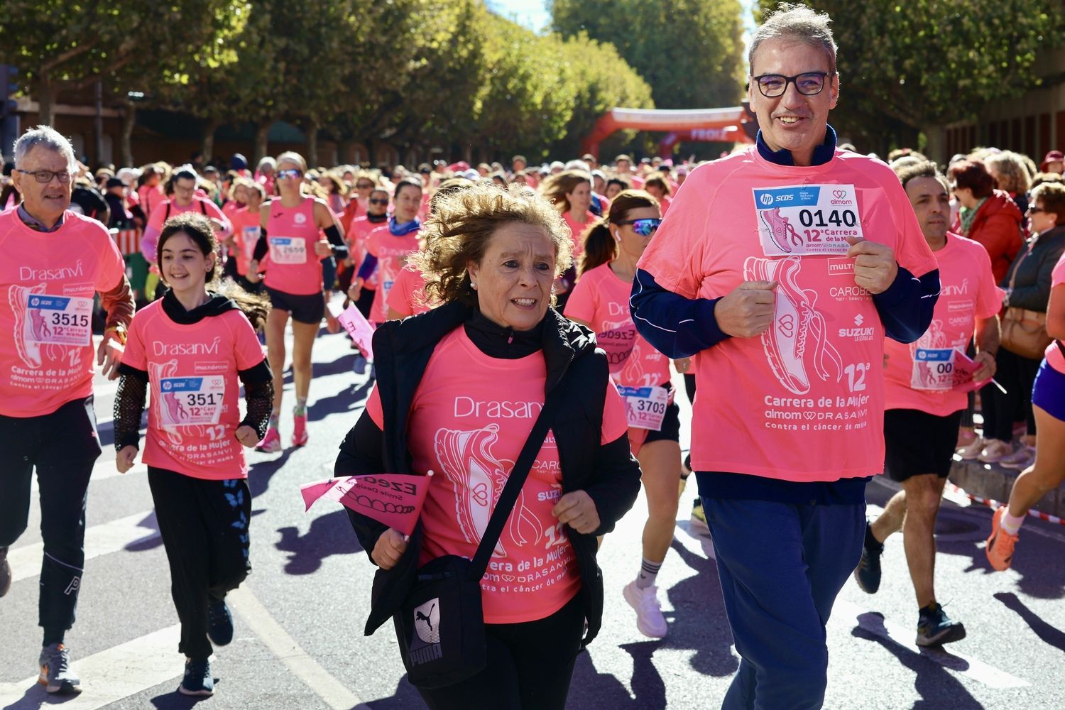 León se tiñe de rosa en una multitudinaria Carrera de la Mujer contra el cáncer de mama | Carlos S. Campillo / ICAL