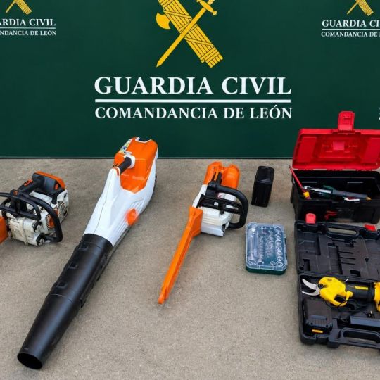 Detenido por robar herramientas de un vehículo de trabajo en Villafañe (León)