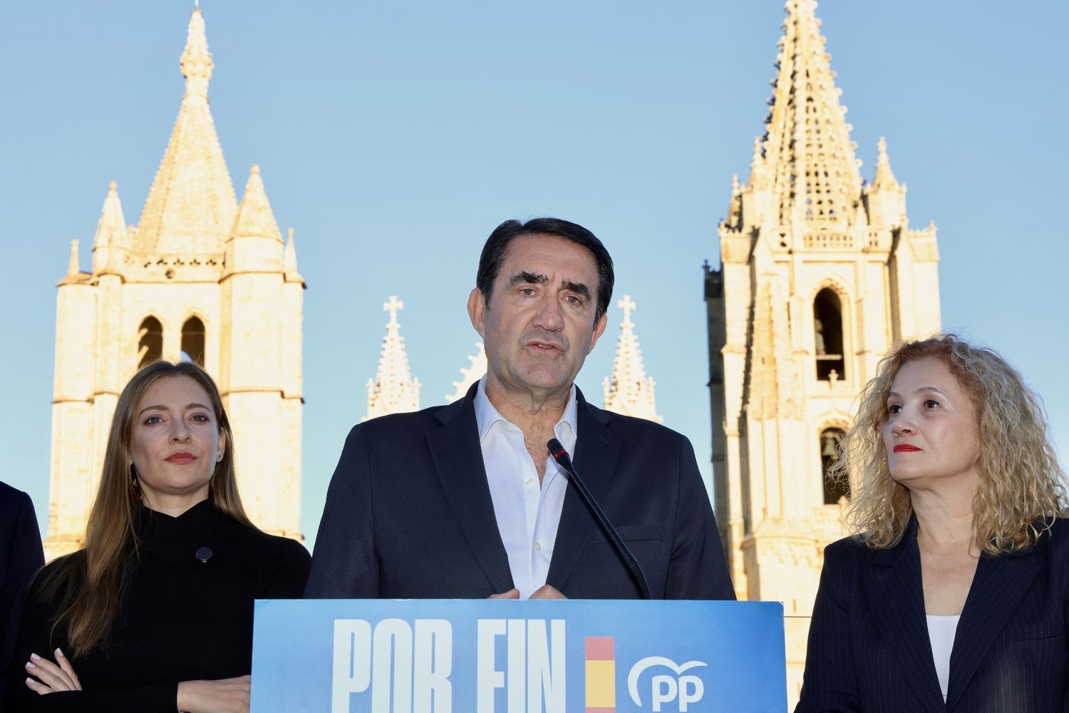 Presentación de las candidaturas al Congreso y el Senado por León del PP, con la presencia de todos los miembros de ambas listas así como de la dirección provincial | Carlos S. Campillo / ICAL