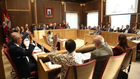 El Ayuntamiento de León aprueba una tasa de basuras con un recibo medio de 94,91 euros El Ayuntamiento de León aprueba una tasa de basuras con un recibo medio de 94,91 euros